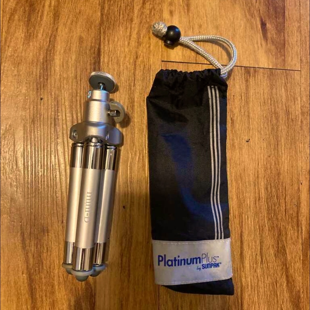 Camera tripod